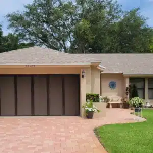 Retractable Trackless Screens